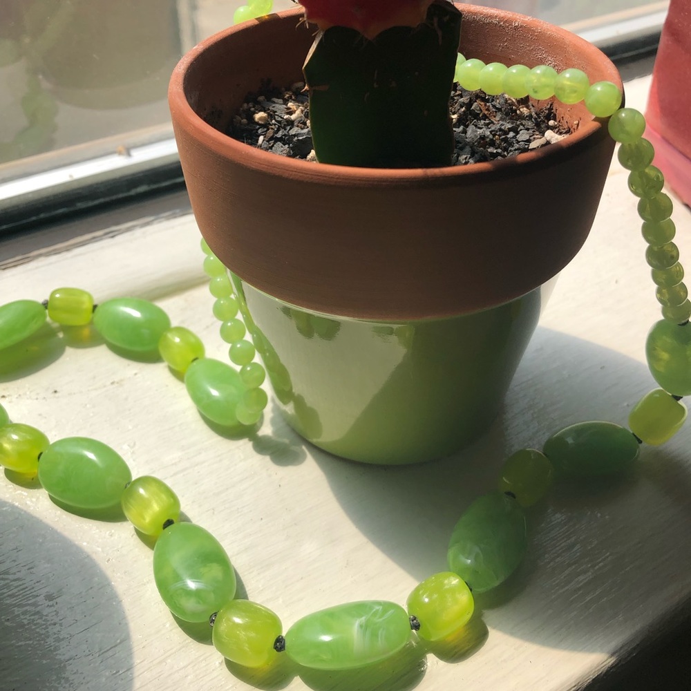 Green beaded necklace! - Picture 4 of 4